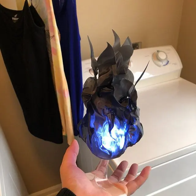 新しいLED浮遊炎ボール、ハロウィーンの小道具、光る炎の演出 - Cosplay Flame Prop のレビューと価格